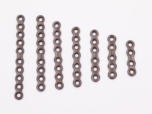 New arrived Orthopedic implants interventional materials mini trauma plates of titanium