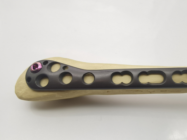 hot selling Orthopedic Implants Distal Fibular titanium locking plate using small head screw 