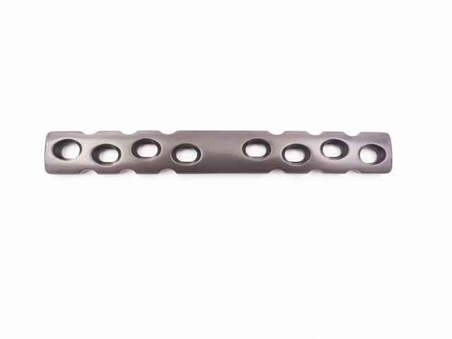 Interventional materials Orthopedic implants Dynamic Compression Plate of pure titanium or stainless steel