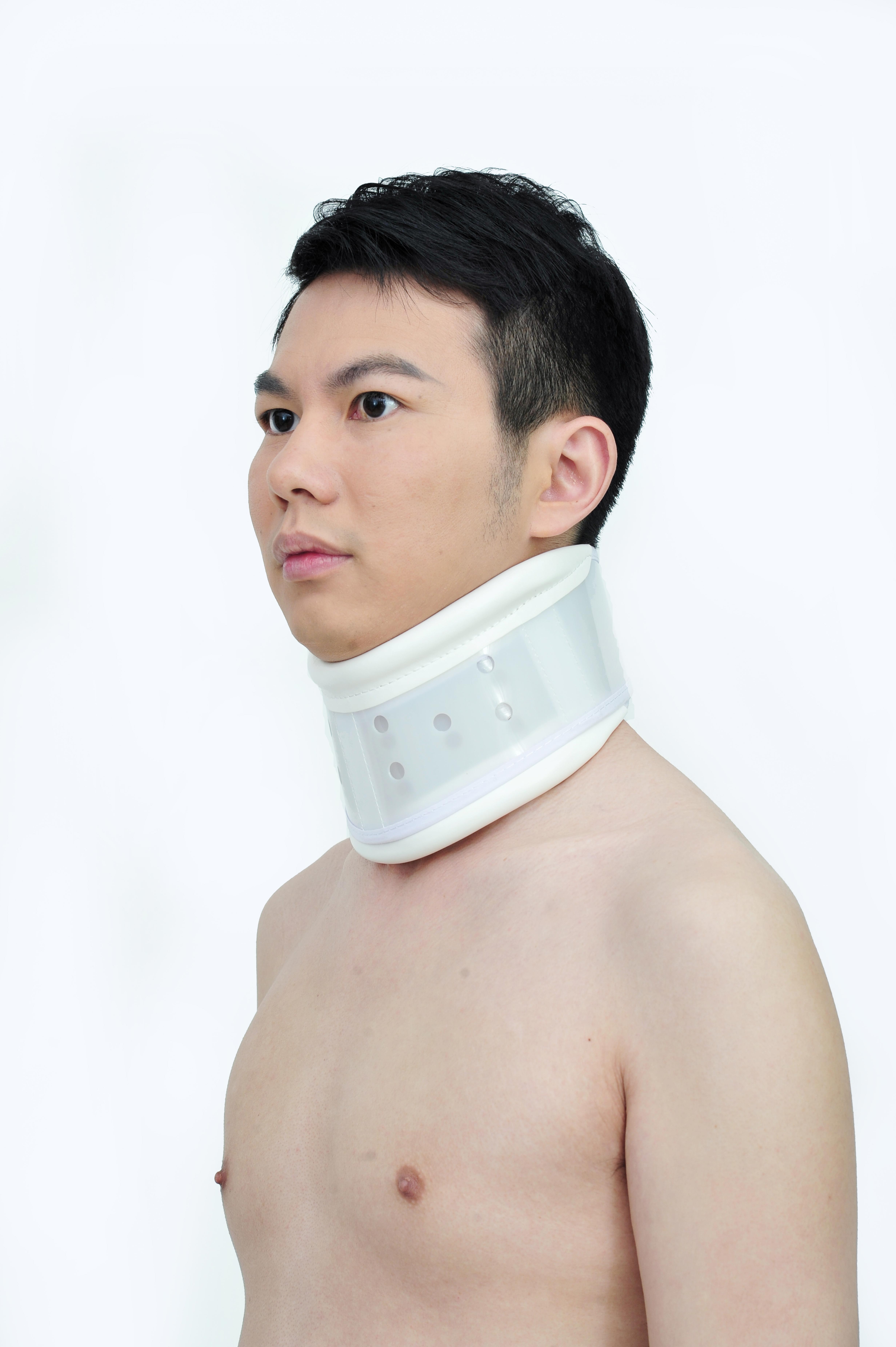 Lightweight and Innovative Design Bone Fracture Surgical Fixation Cervical Collar