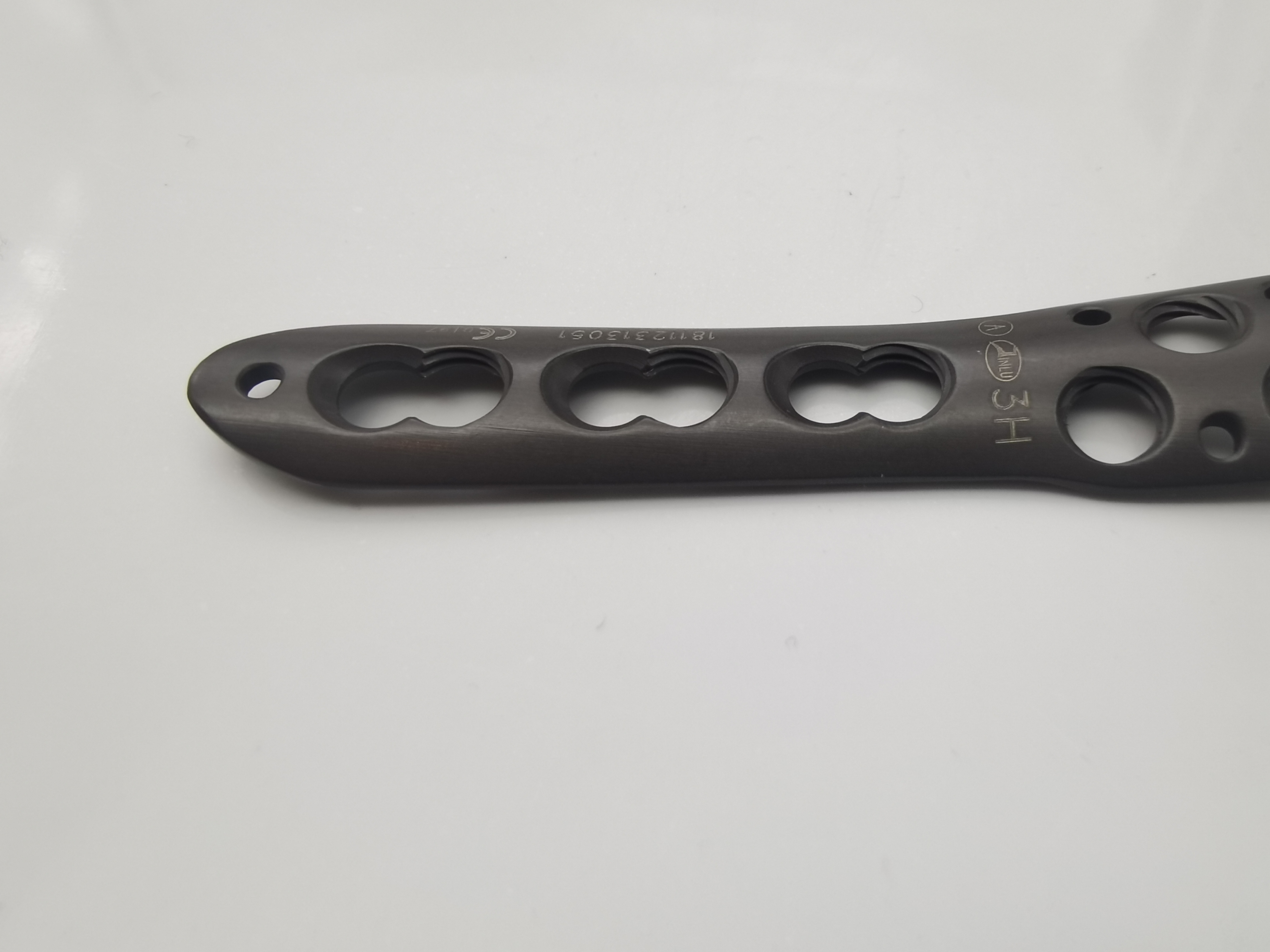 Jinlu Medical Orthopedic Implants Big fracture Distal Fibular locking plate of pure titanium (left/right)