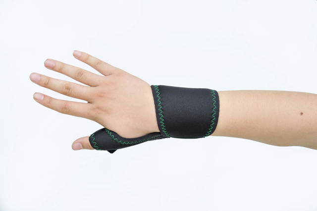 Lightweight and Innovative Design Bone Fracture Surgical Fixation Thumb Wrist Brace (Left/Right)